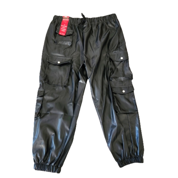BUTTER SOFT ☆ MIDNITE BLACK ☆ FAUX LEATHER CARGO PANTS ☆ 2x ☆ NWT - Picture 5 of 12